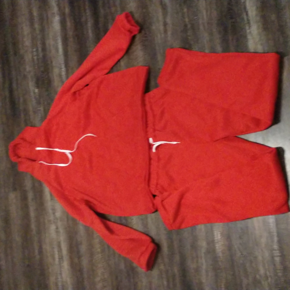 New women's red sweater and jog pants set, both size L, no tags but brand new